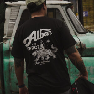 Camiseta negra Albar y lo feroz